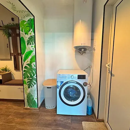 Urban Botanical 2br Lägenhet Varna